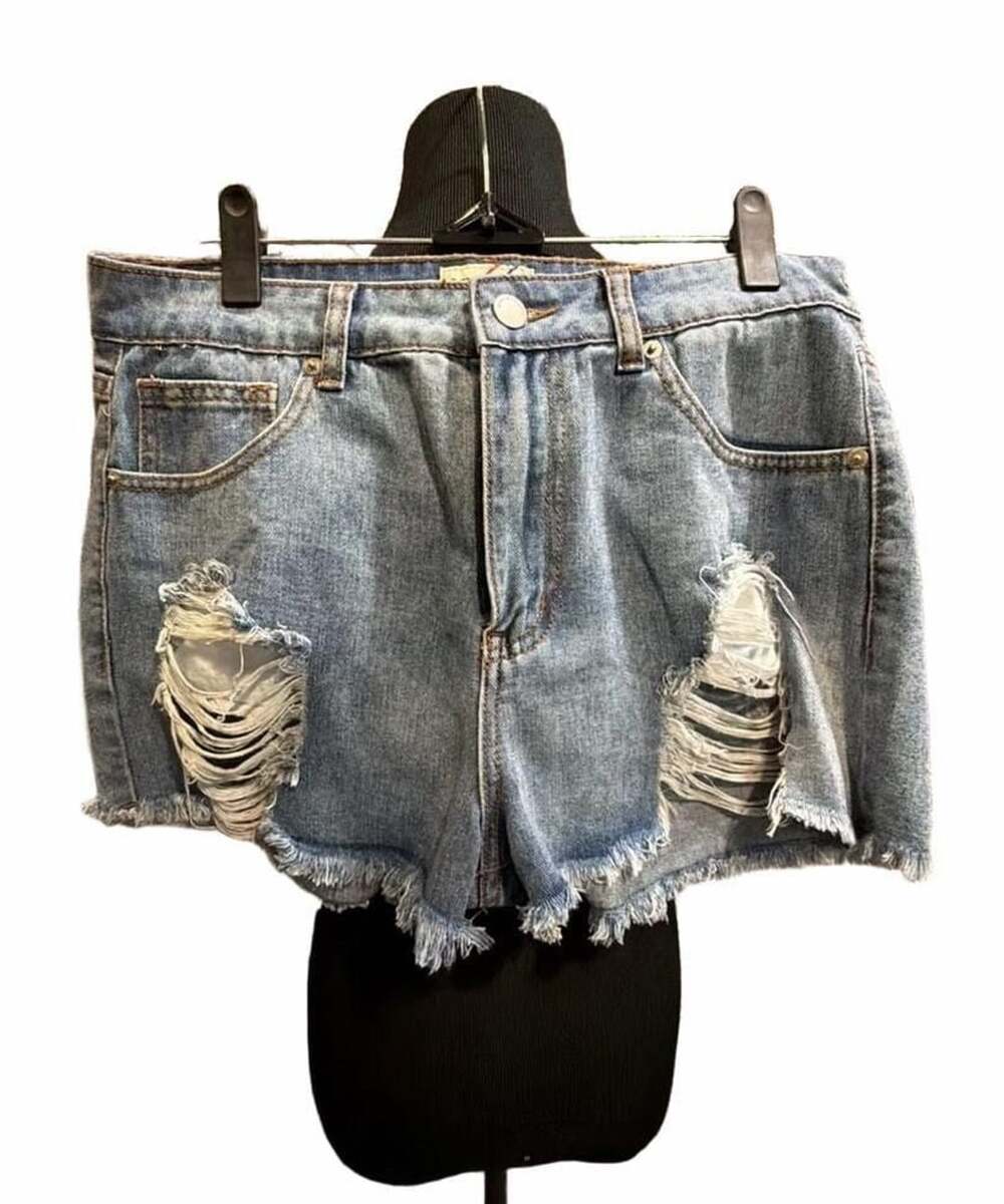 882 Denim Blvd Distressed Denim Shorts Size M